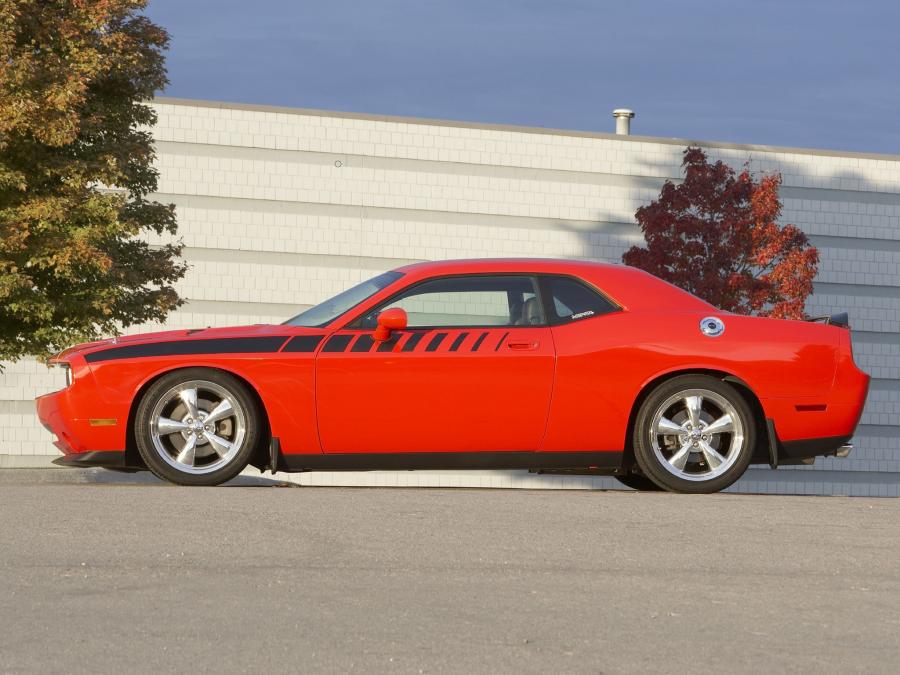  Dodge Challenger R/T by Mopar 2009 года  (фото 2 из 2)